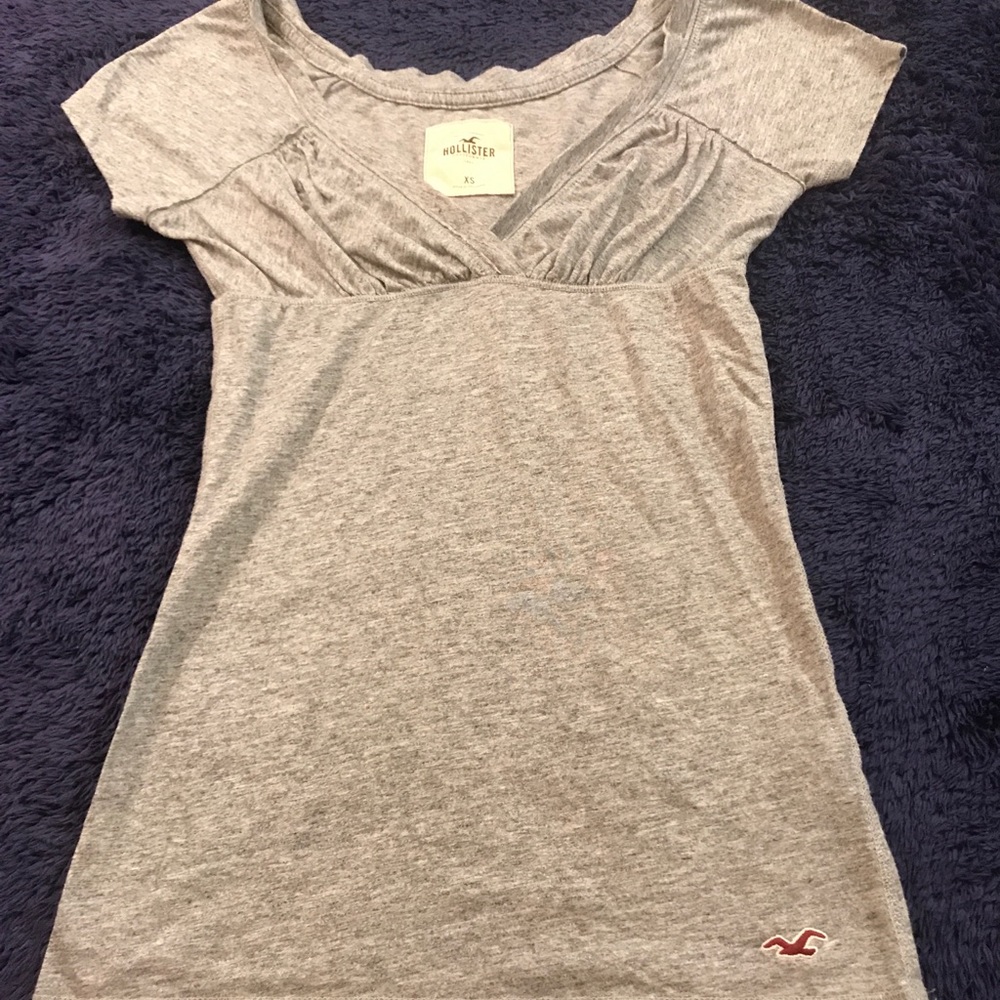 Gray Hollister shirt.